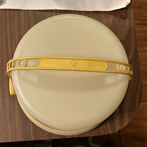 Vintage Tupperware Caketaker 🎂 - Picture 5 of 8